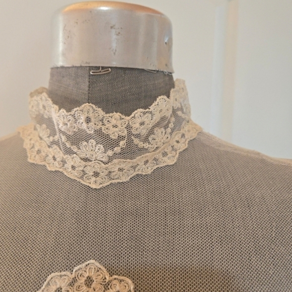 Vintage 1980s ILGWU Champagne Floral Lace High Neck Sheer Dress, SIZE S - Picture 9 of 16